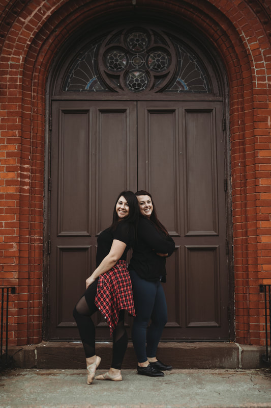 Signature Dance Company dancers